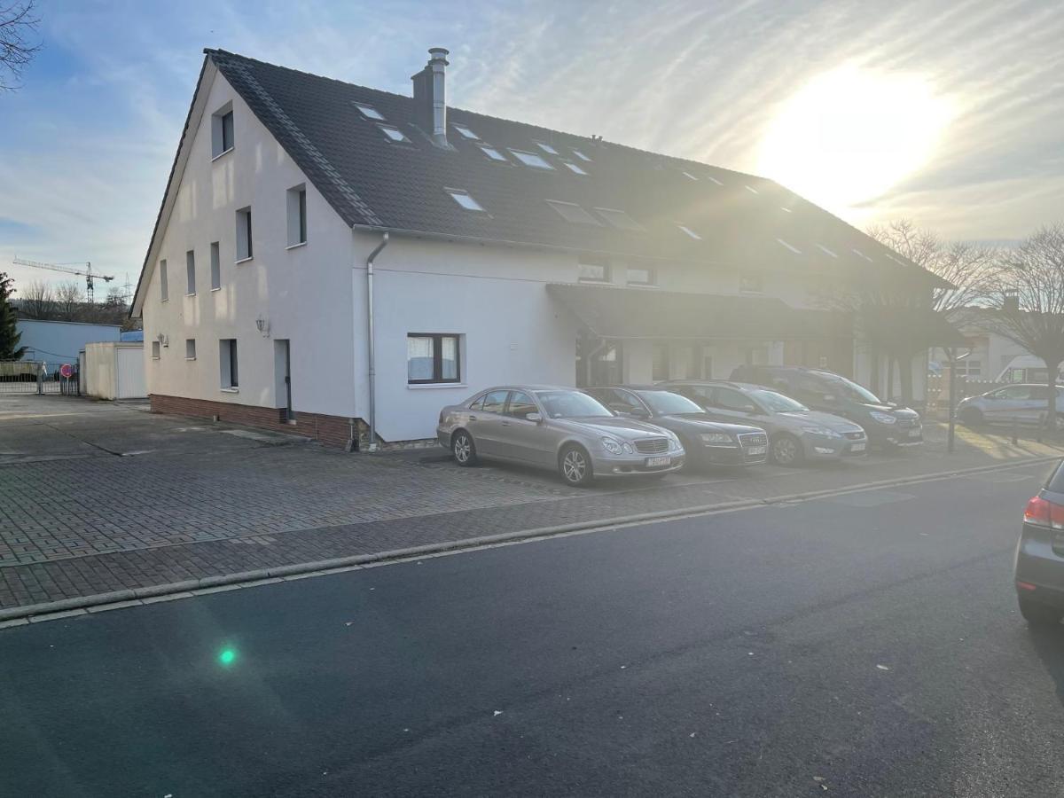 Bed4You Gaestehaus 1 Bergshausen Exterior foto