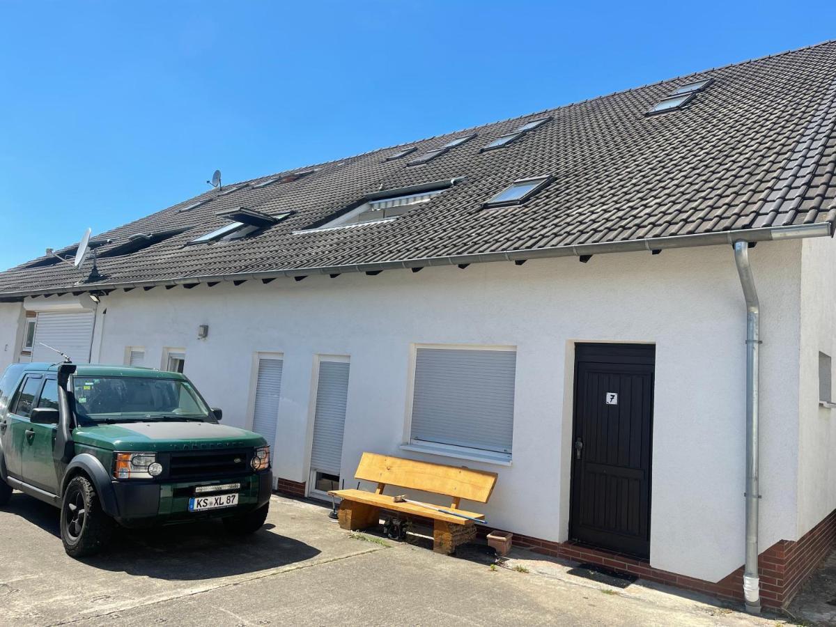 Bed4You Gaestehaus 1 Bergshausen Exterior foto